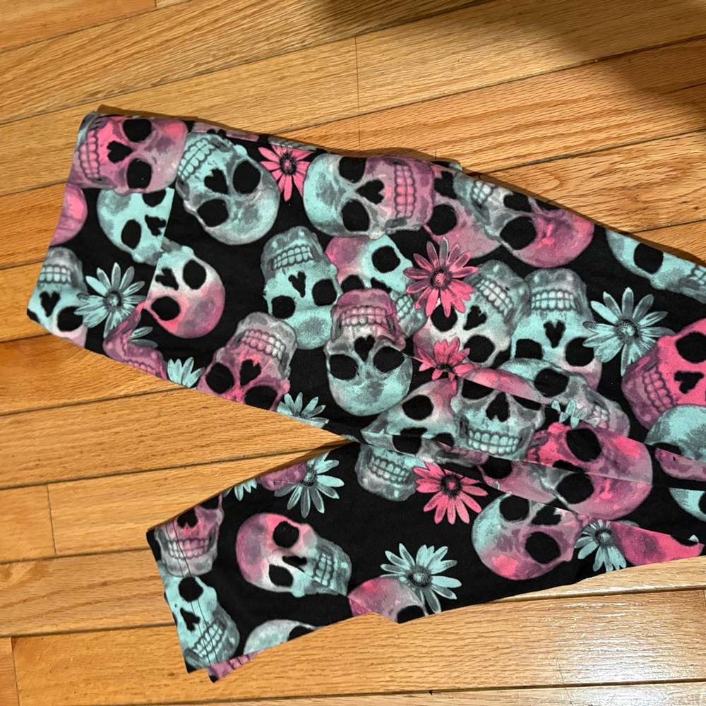 No Boundaries Skull and Floral Leggings - Pink and Black